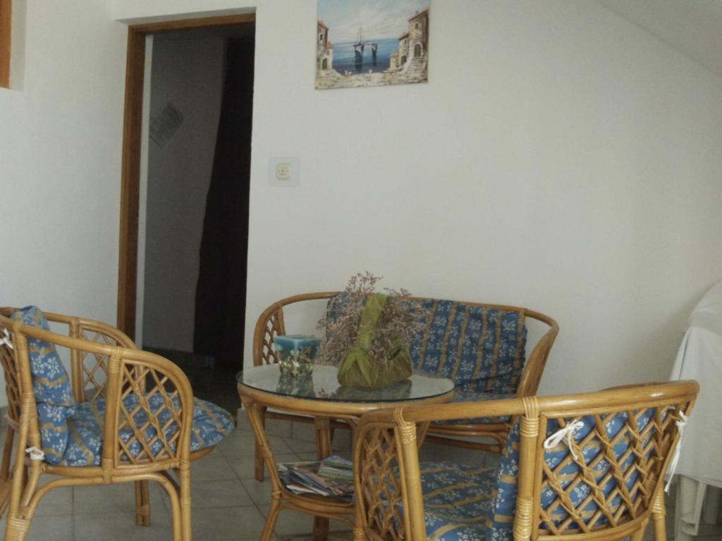 Apartment In Kustici With Balcony, Wifi, Washing Machine Exterior foto